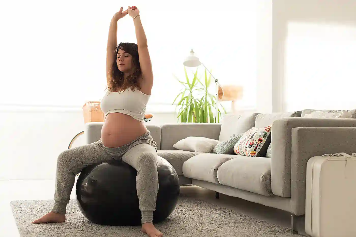 How to Support Your Core Safely During Pregnancy ENGLAND
